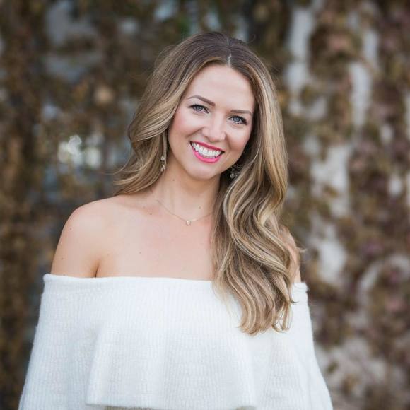 Meet your Posher, Alexis - Picture 1 of 1